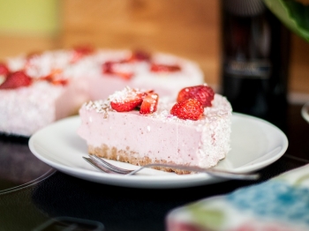 Cheesecake alle fragole: i consigli per prepararla e per decorarla